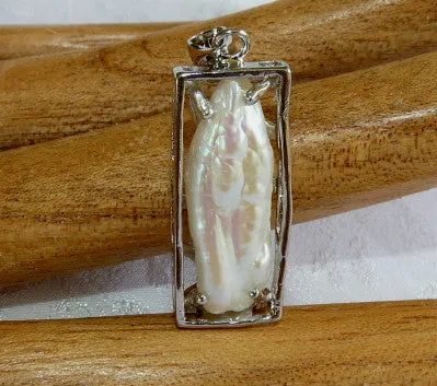 -Chinese Mother of Pearl Pendant in Silver Cage (Pearl-Pend)