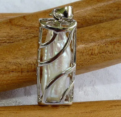 -Chinese Mother of Pearl Pendant in Silver Cage (Pearl-Pend)