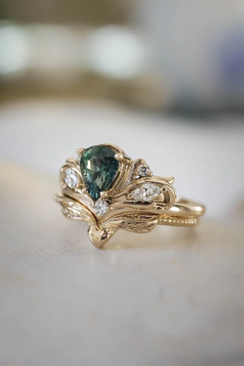 Bridal ring set with pear cut green sapphire / Swanlake