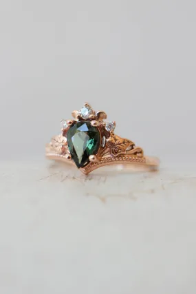 Engagement ring with green sapphire and diamonds / Ariadne pear cut