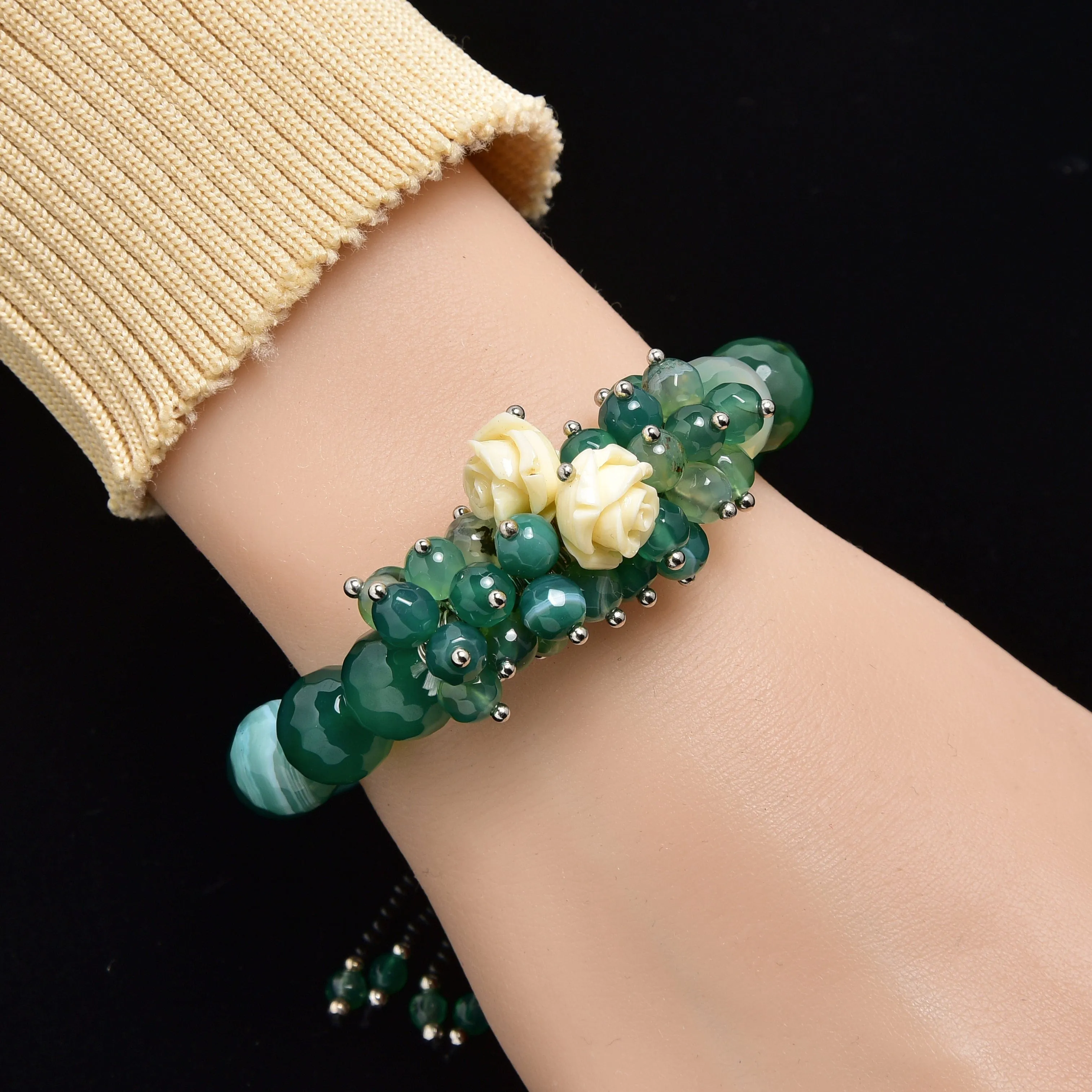 Faceted Green Agate with Flower Accents 12mm Gemstone Bead Elastic Bracelet