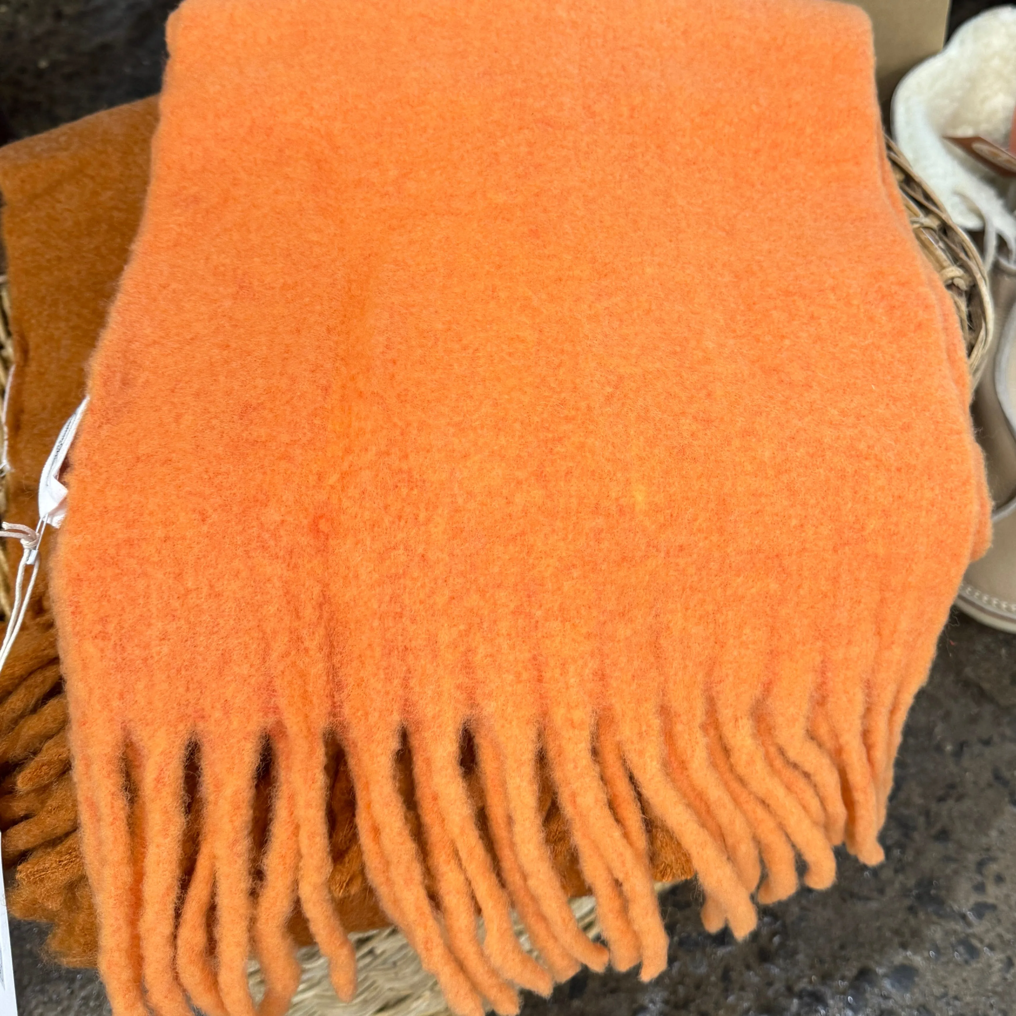 Narrow fringed scarf