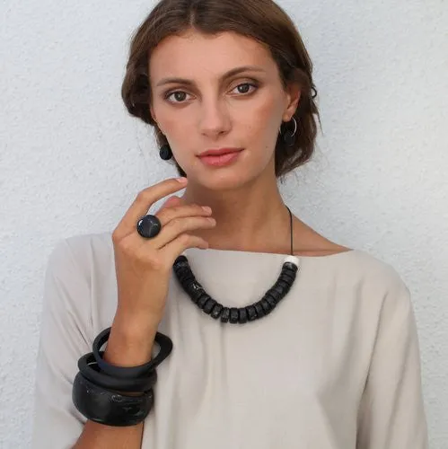 Paxos Resin Necklace