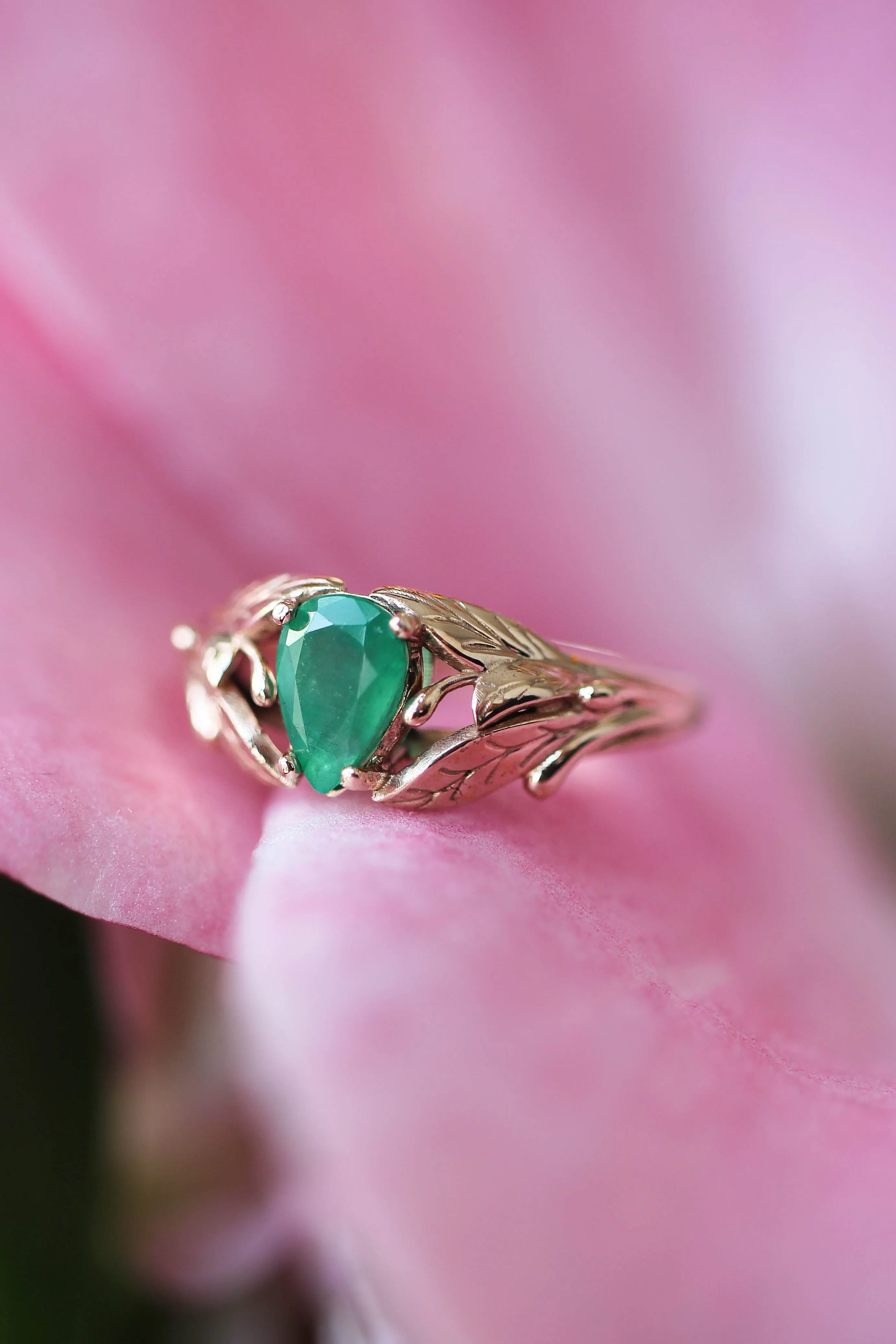 Pear cut emerald ring, leaves engagement ring / Wisteria