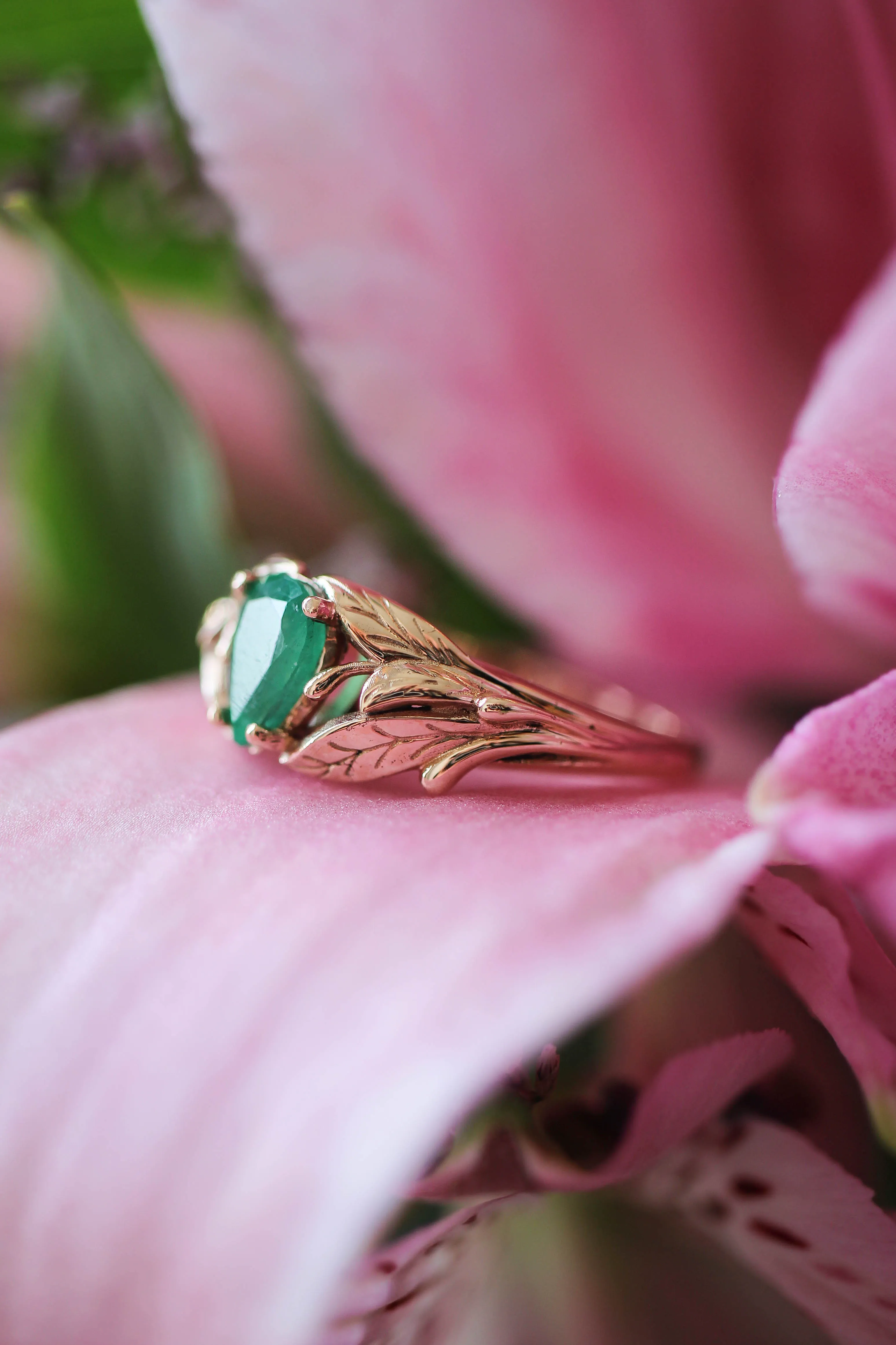 Pear cut emerald ring, leaves engagement ring / Wisteria