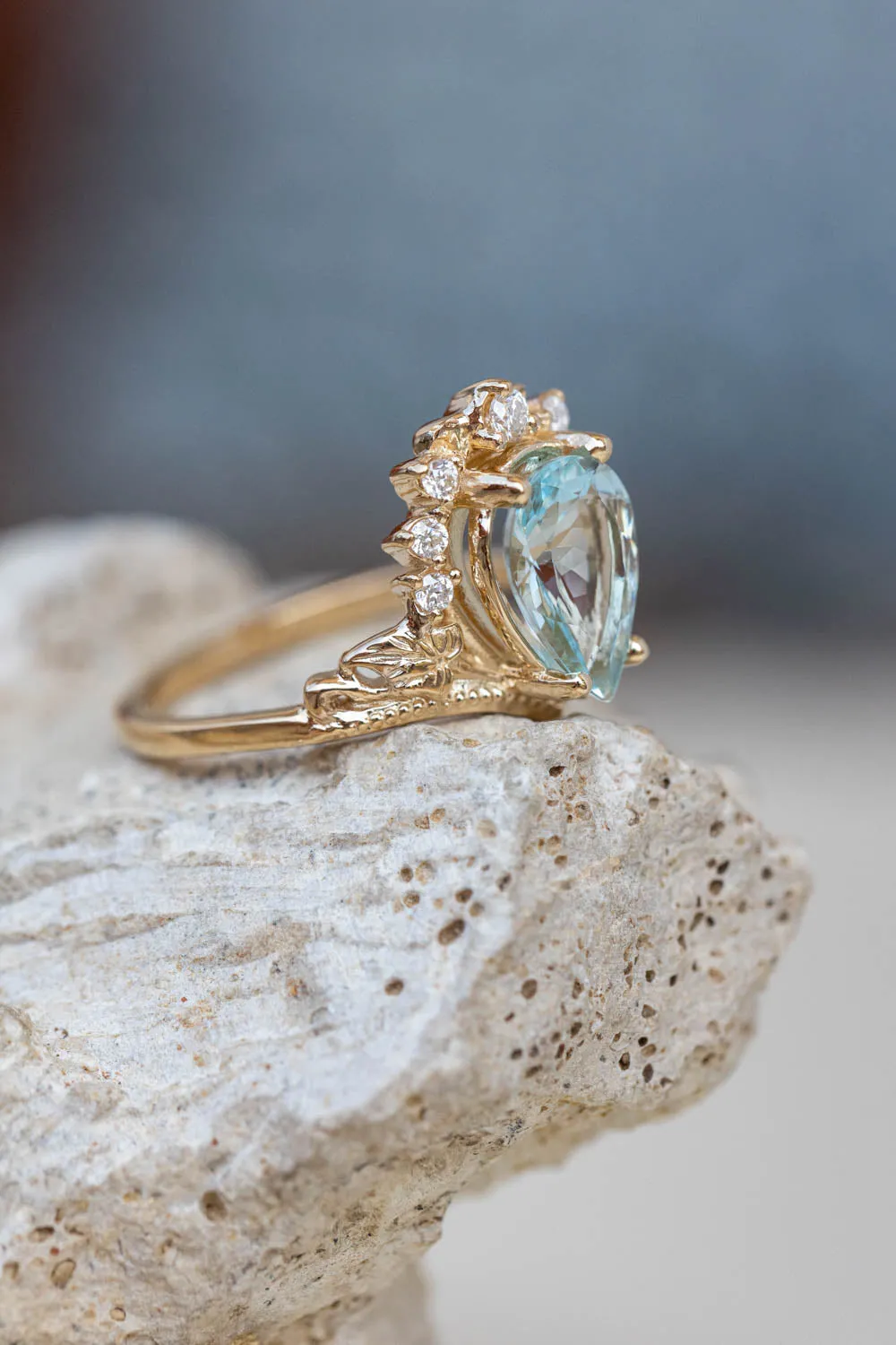 READY TO SHIP: Ariadne bridal ring set in 14K yellow gold, natural aquamarine 10x7 mm, moissanites, RING SIZE - 7 US