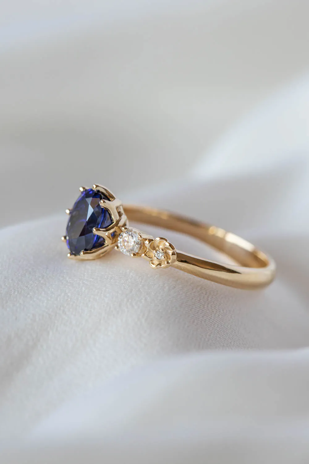 Royal blue sapphire engagement ring, flower promise ring with lab sapphire and diamonds / Fiorella