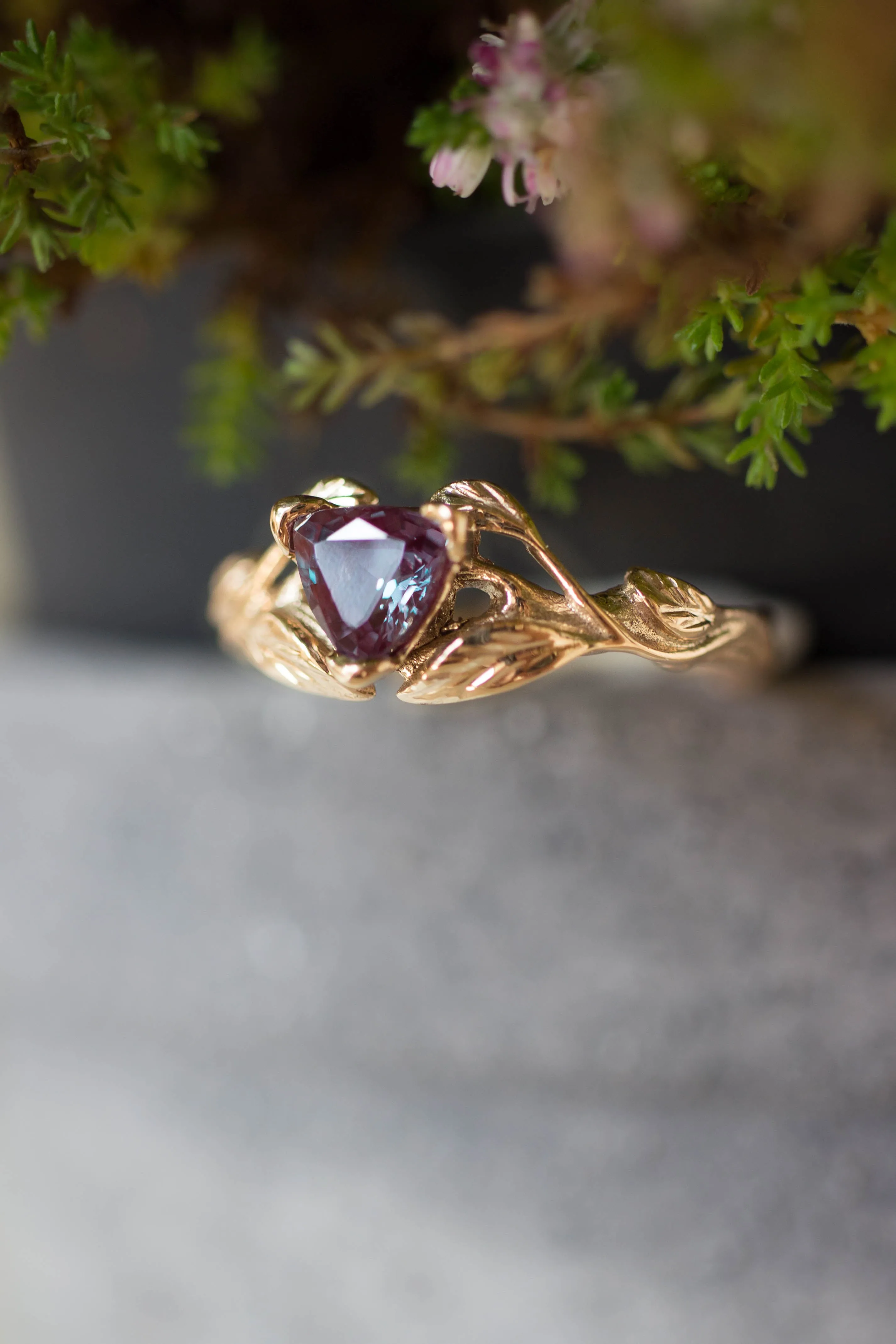 Trillion cut alexandrite ring / Clematis