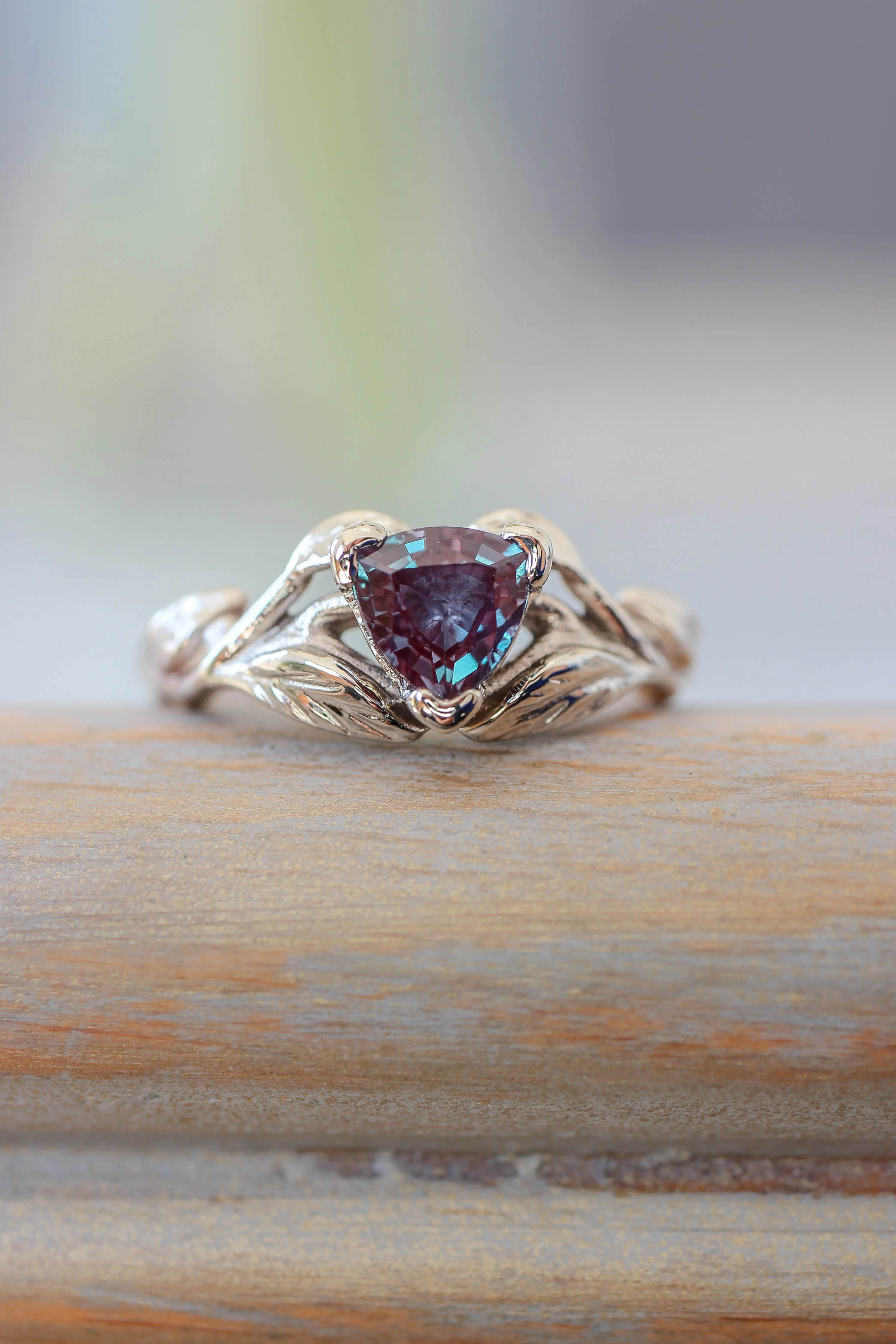 Trillion cut alexandrite ring / Clematis