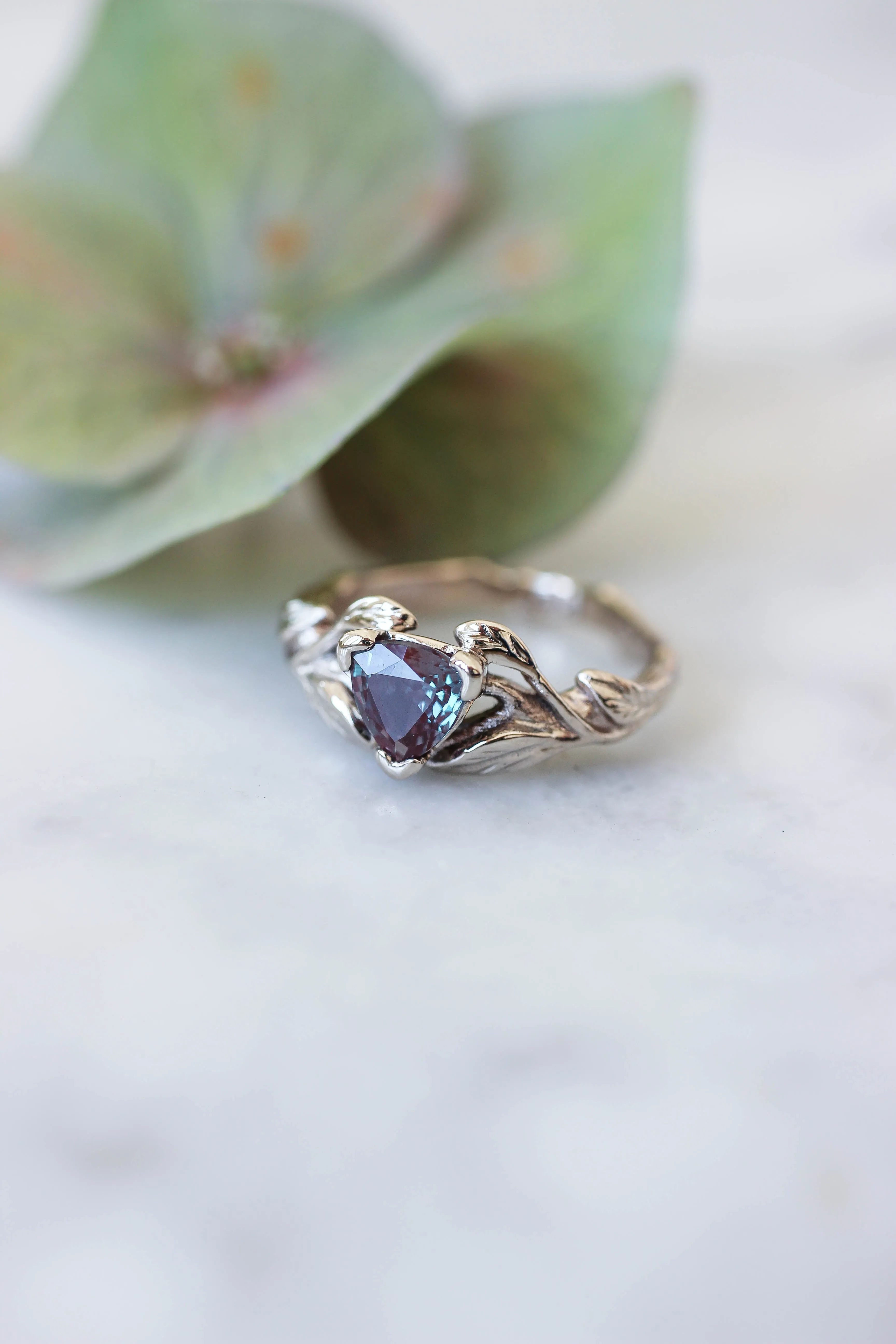 Trillion cut alexandrite ring / Clematis