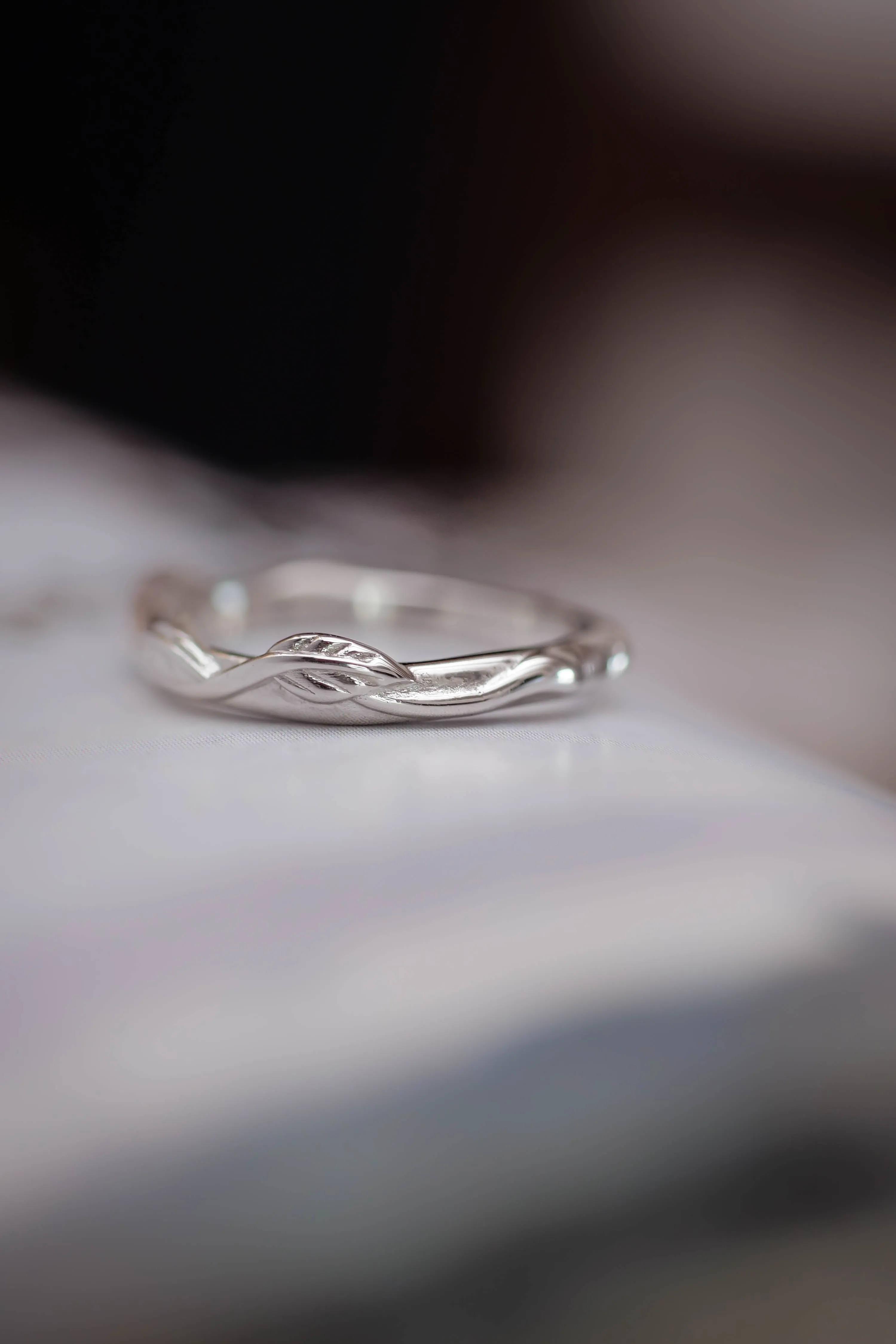 Twig ring with five leaves, stacking wedding band for woman