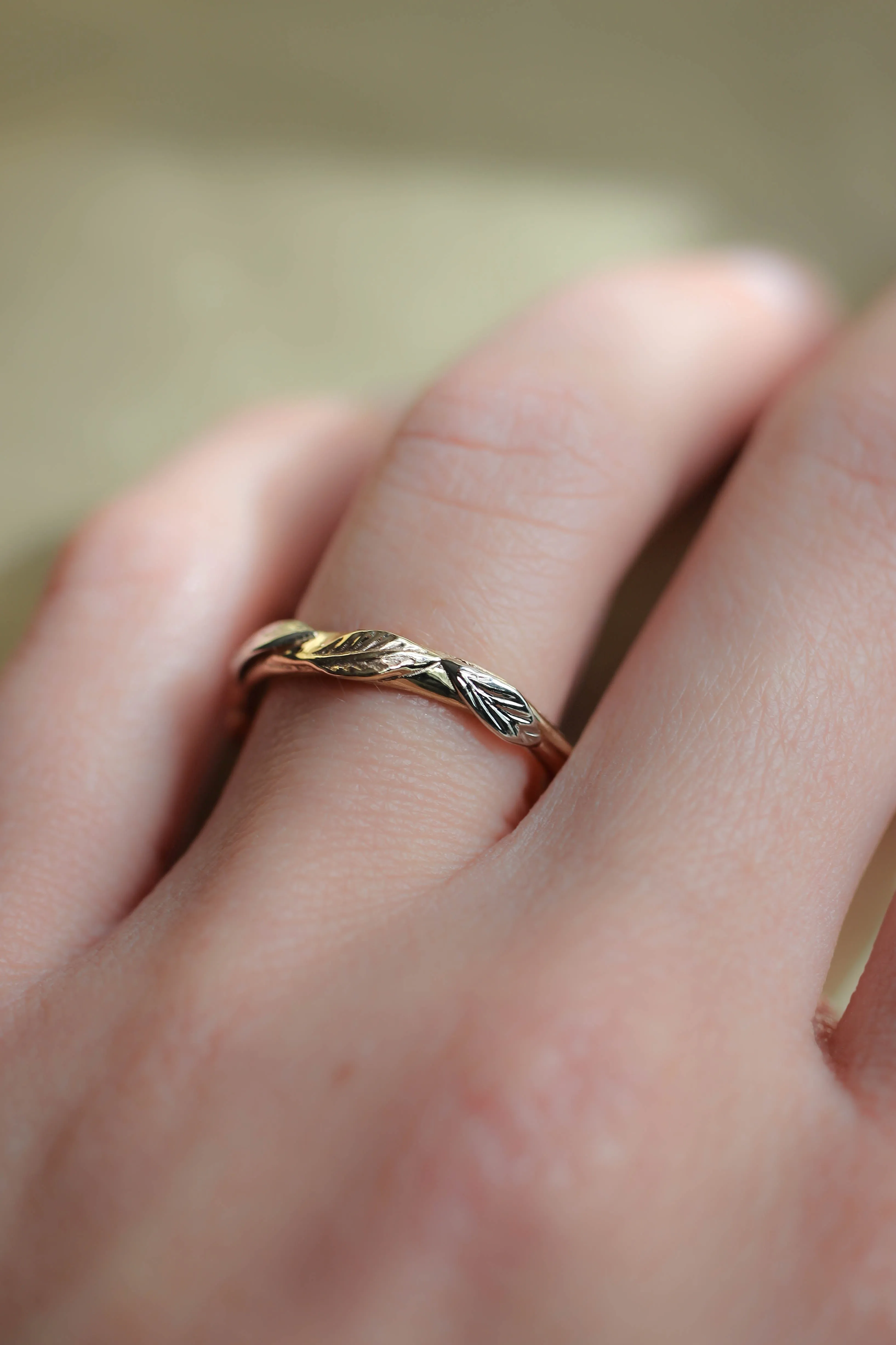 Twig ring with five leaves, stacking wedding band for woman