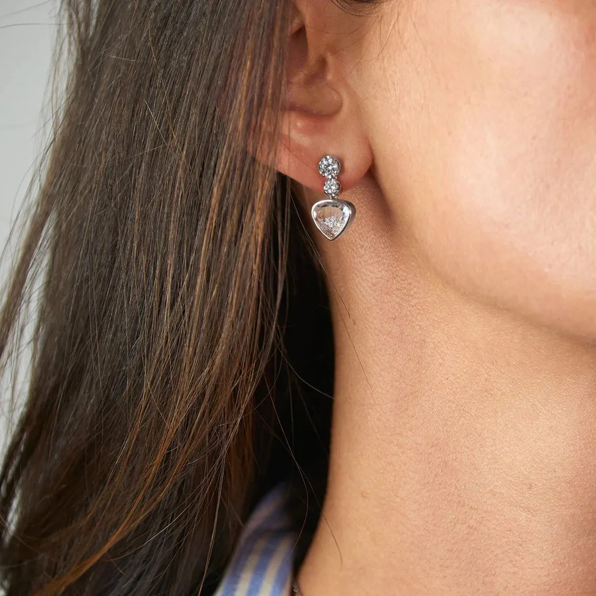 White Gold Diamond Menina Earrings with Diamond Shake